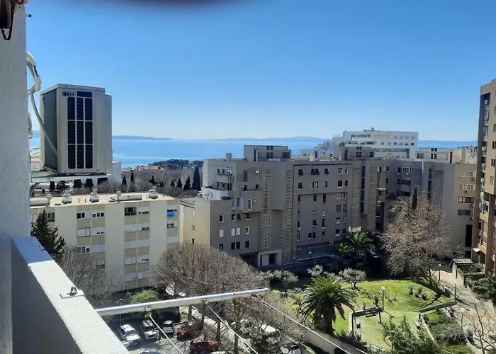 Virna Split