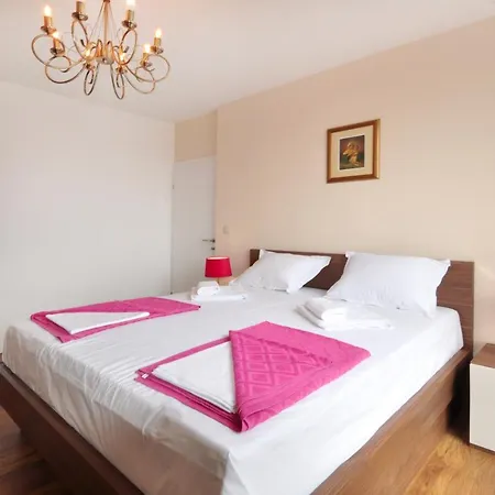 Διαμέρισμα Virna *